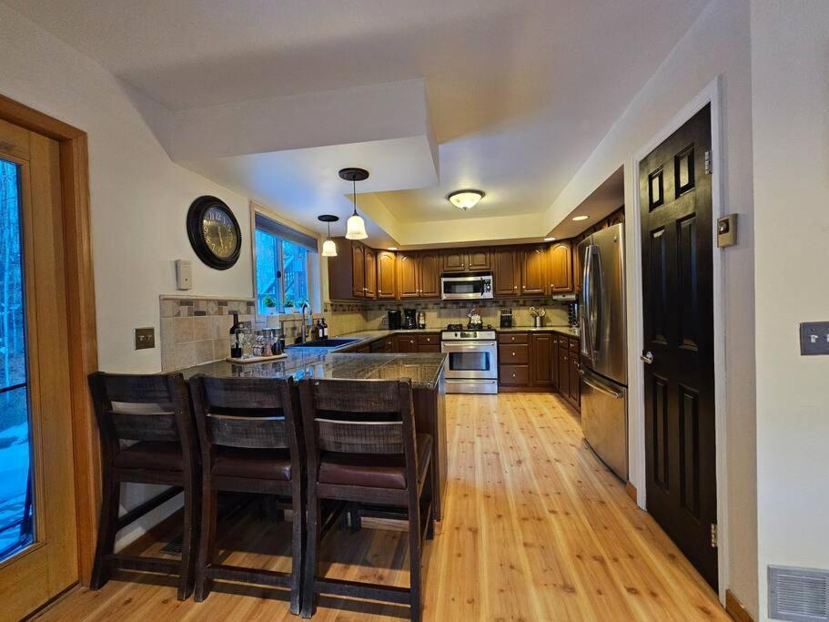 Private And Updated Breck Home With Hot Tub Breckenridge Bagian luar foto